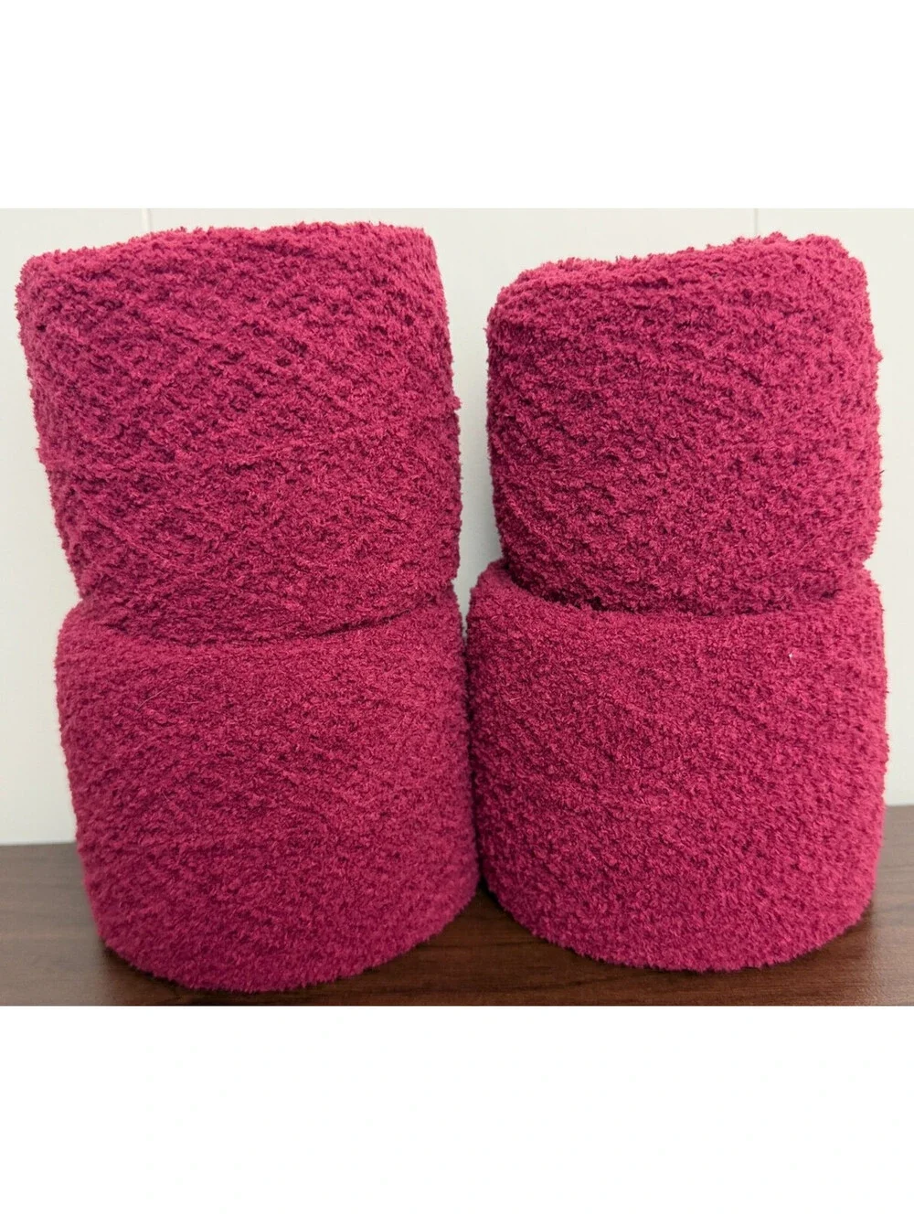 Reclaimed Polyester Worsted Yarn – 773 Yds 358g – Berry Red (4 Cakes)